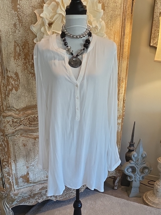 Old Navy Tops - Old Navy White Button-Front V-Neck Long-Sleeve Tunic